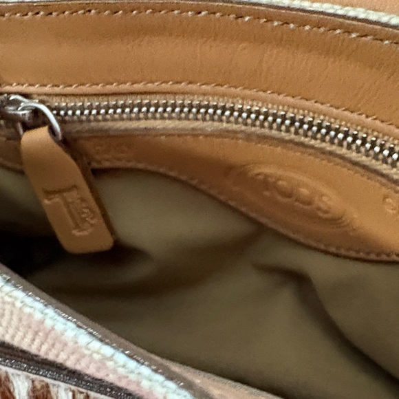 Tod's Tan and Cream Crossbody Bag - Picture 9 of 16